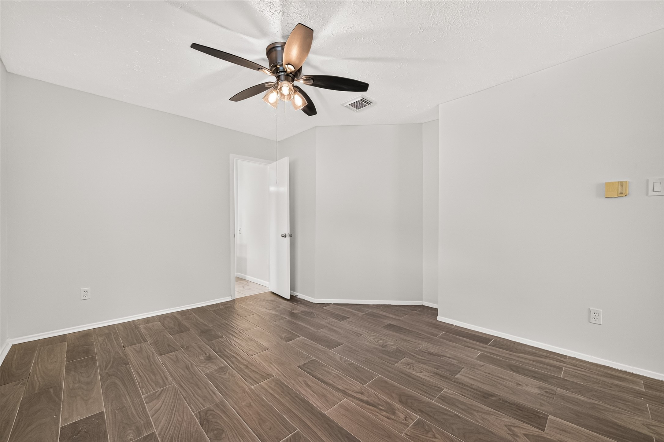 1002 Kenforest Drive Property Photo 30