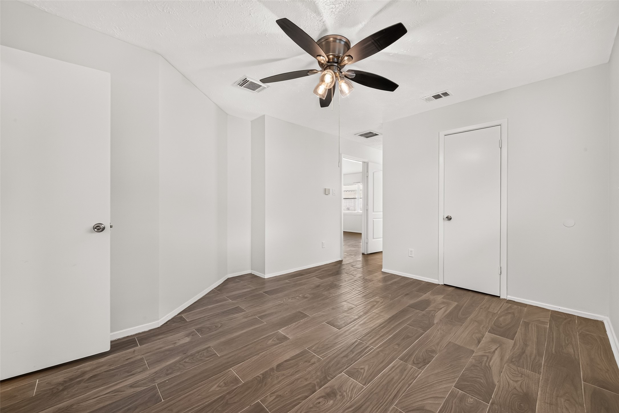1002 Kenforest Drive Property Photo 32