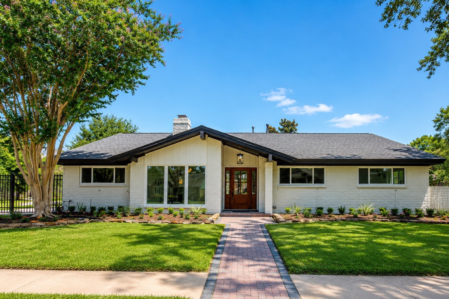 5646 Indigo Street Property Photo 1