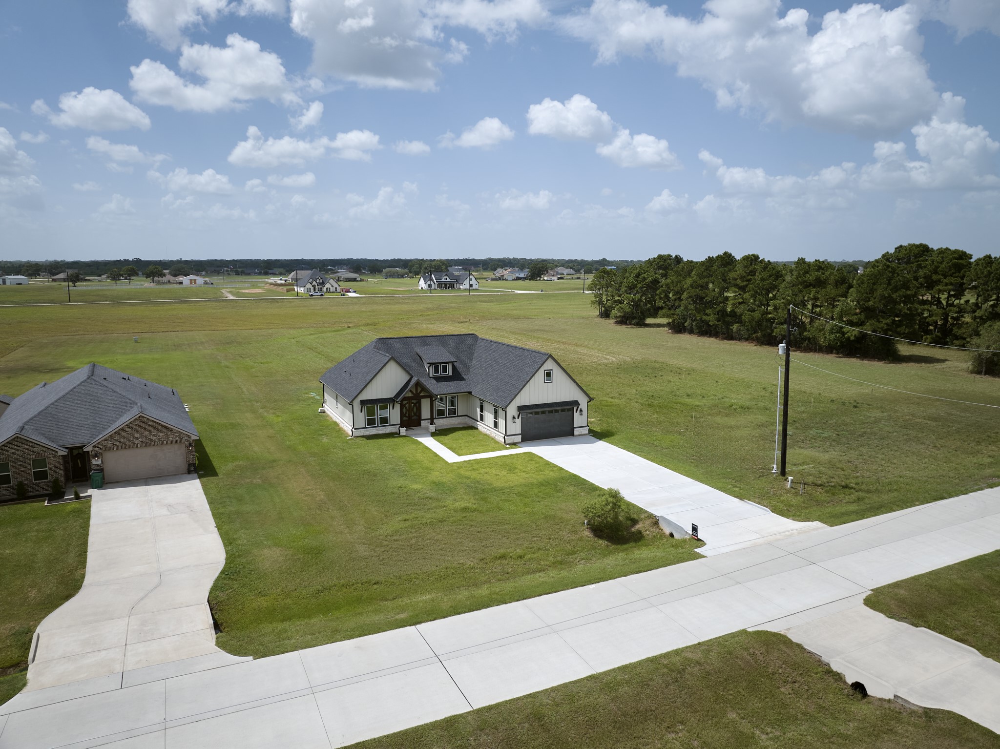 565 Longhorn Trail Property Photo 2