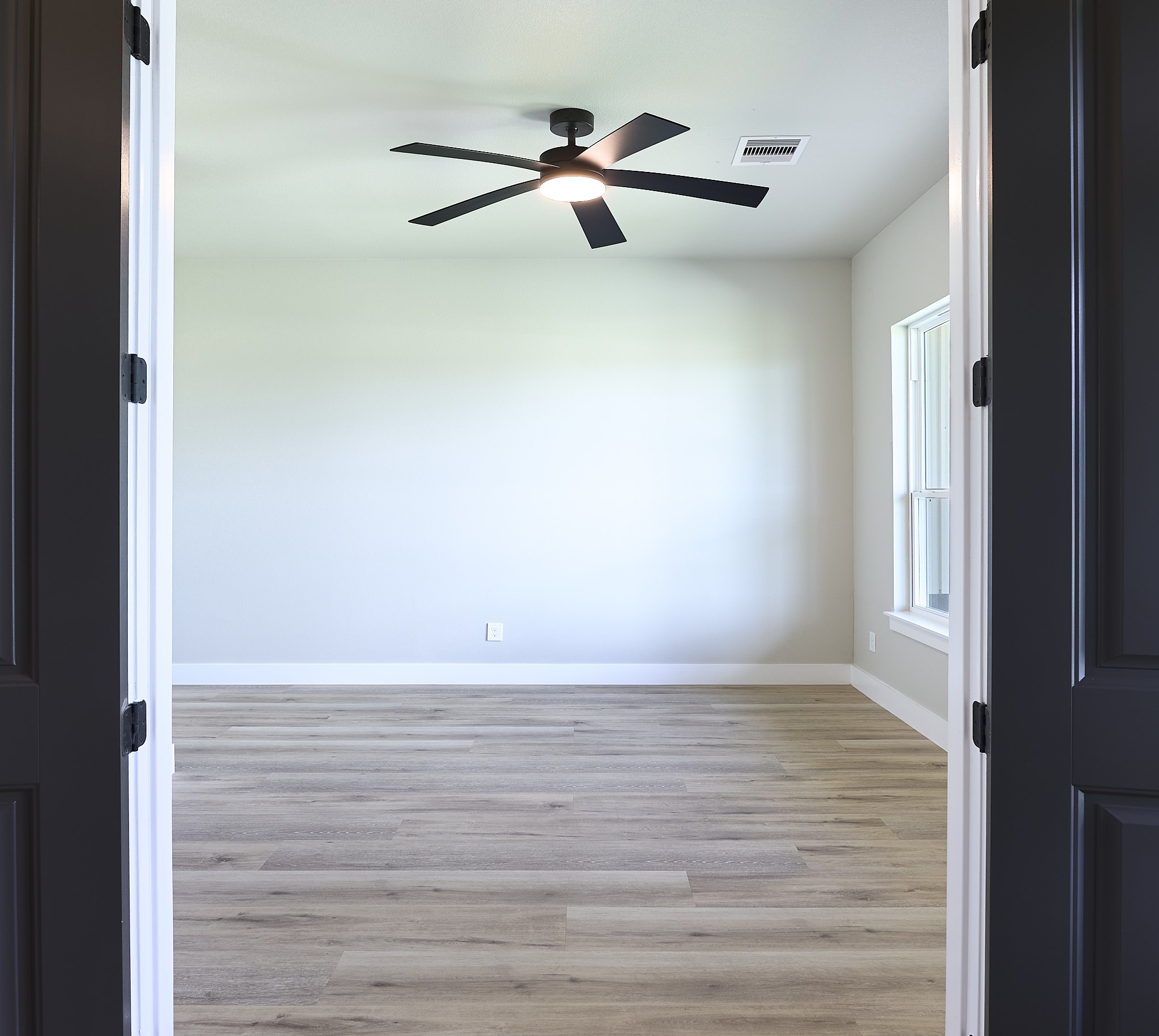 565 Longhorn Trail Property Photo 5