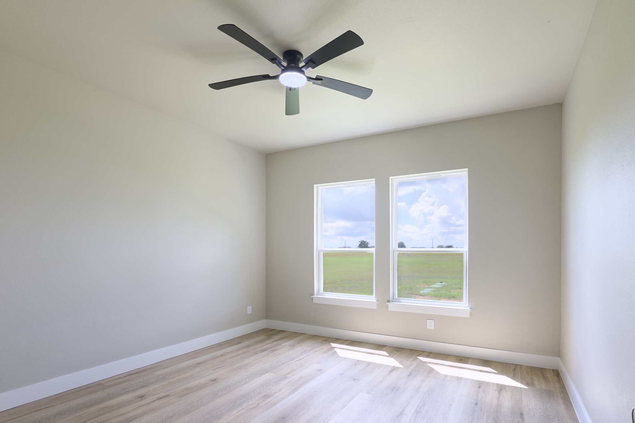 565 Longhorn Trail Property Photo 22