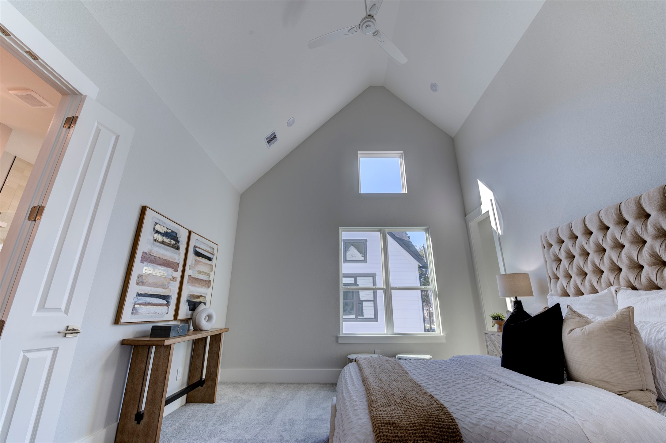 5144 Rosslyn Rd Road Property Photo 6