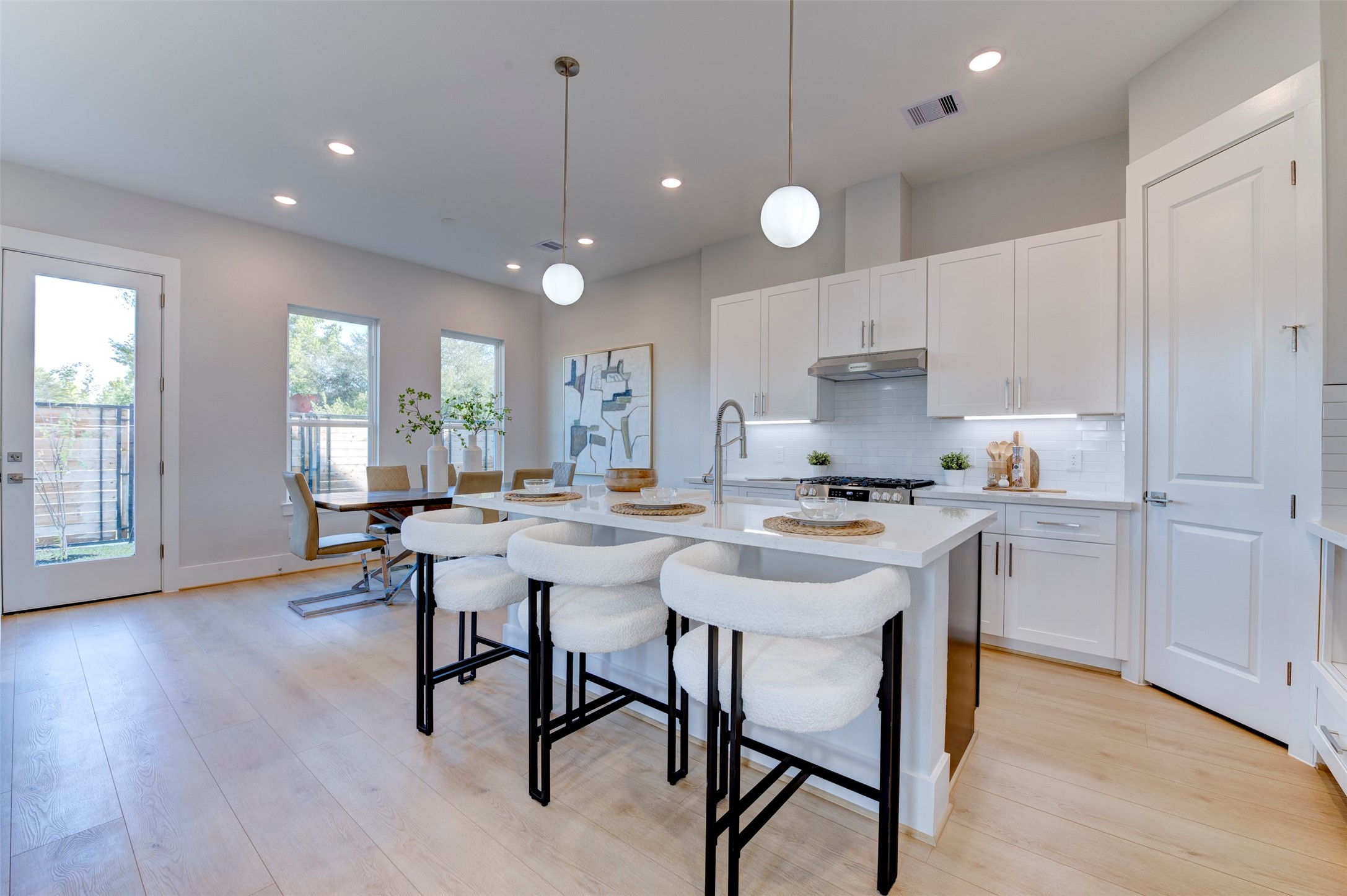 5144 Rosslyn Rd Road Property Photo 35