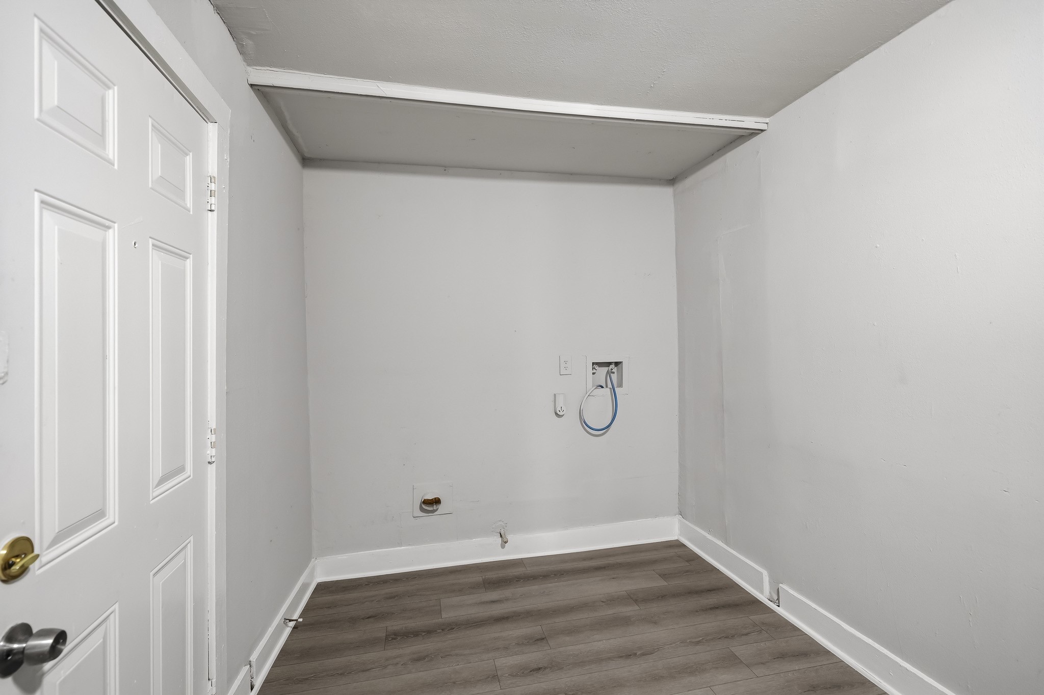 3742 Dreyfus Street Property Photo 10