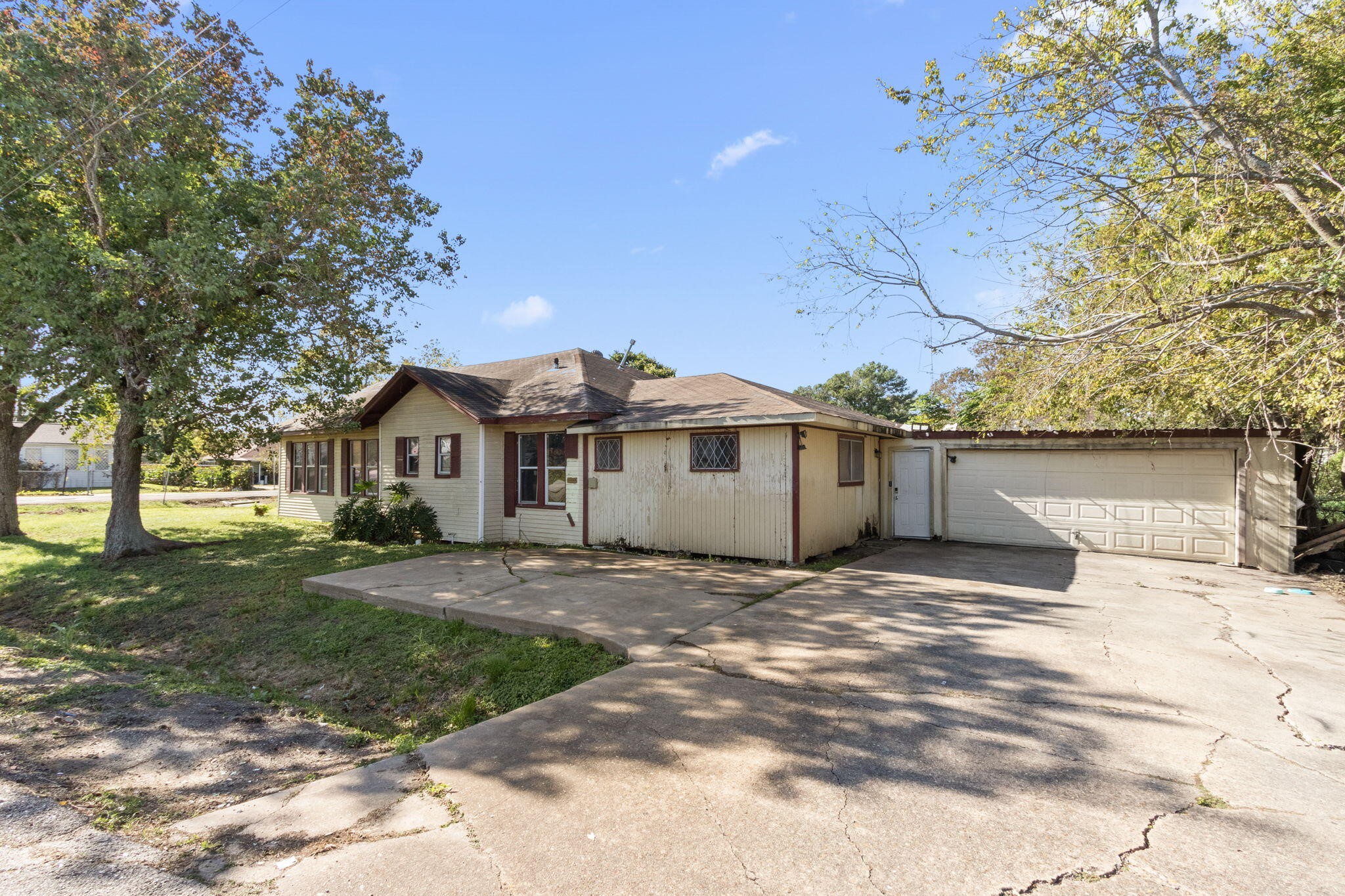 6333 Iron Rock Street Property Photo