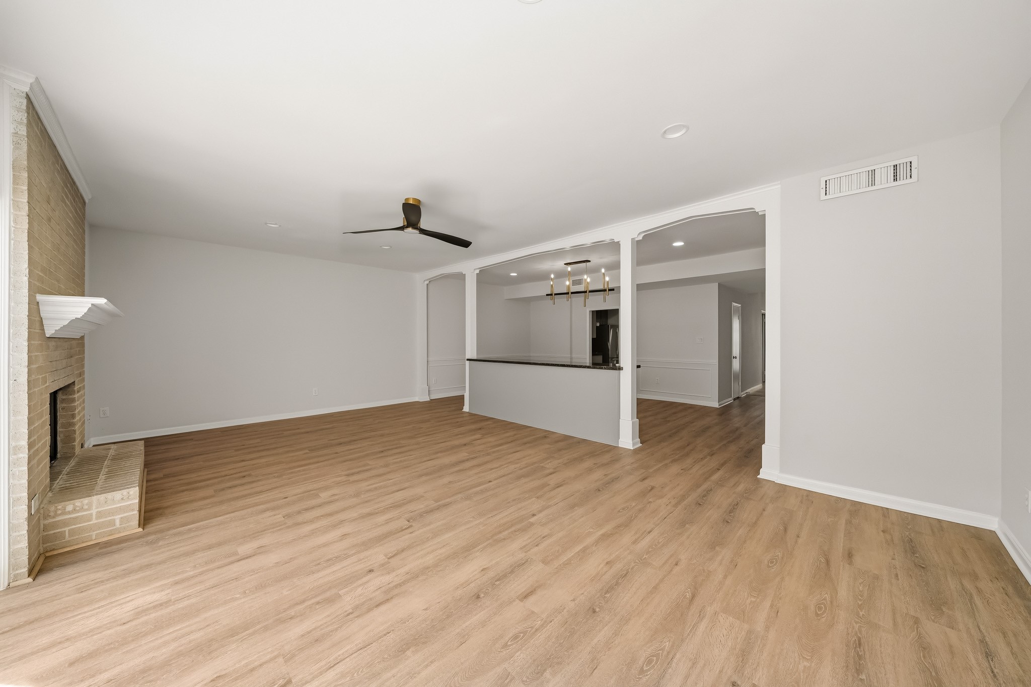 1746 S Gessner Property Photo 14