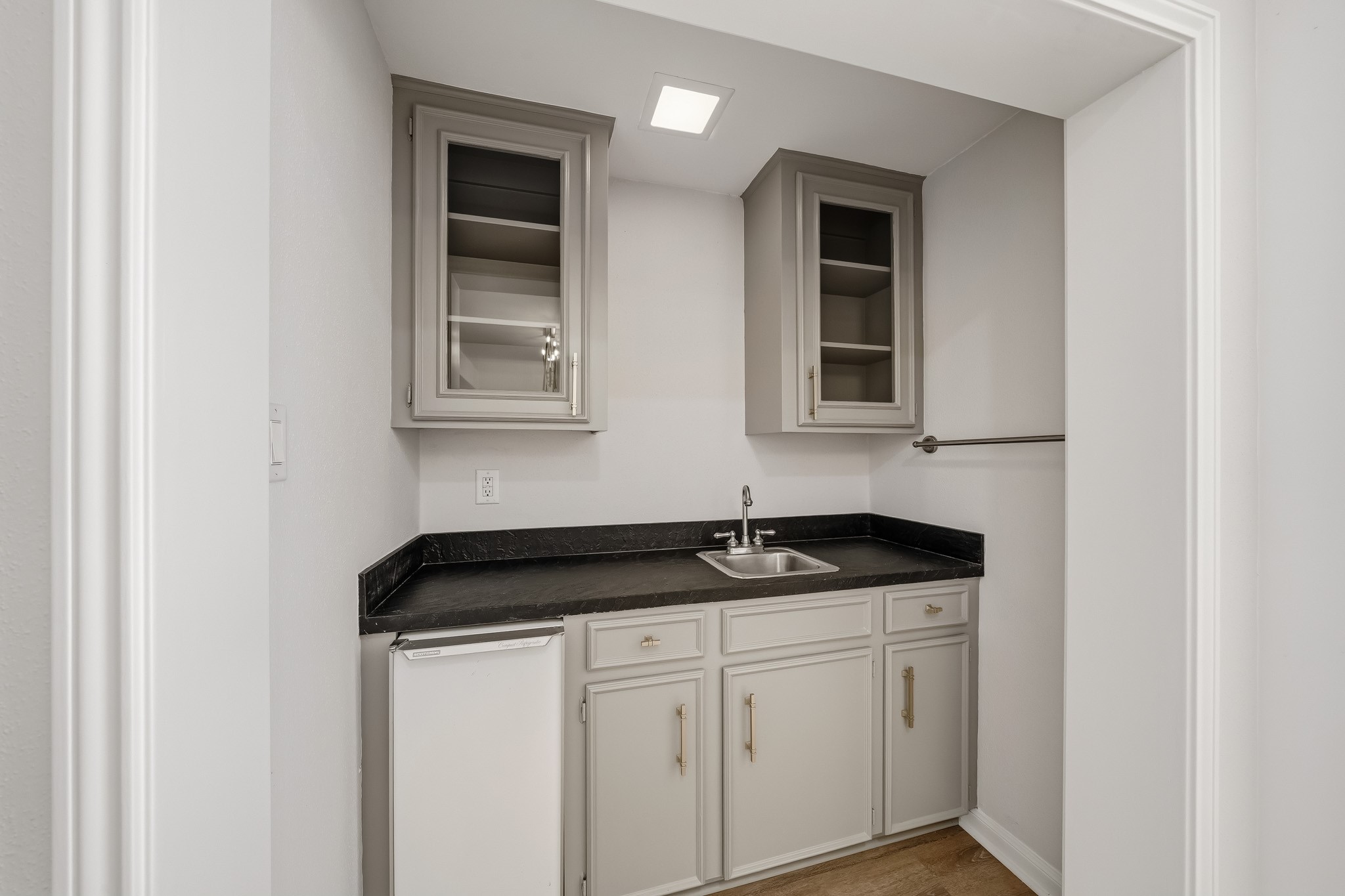 1746 S Gessner Property Photo 16