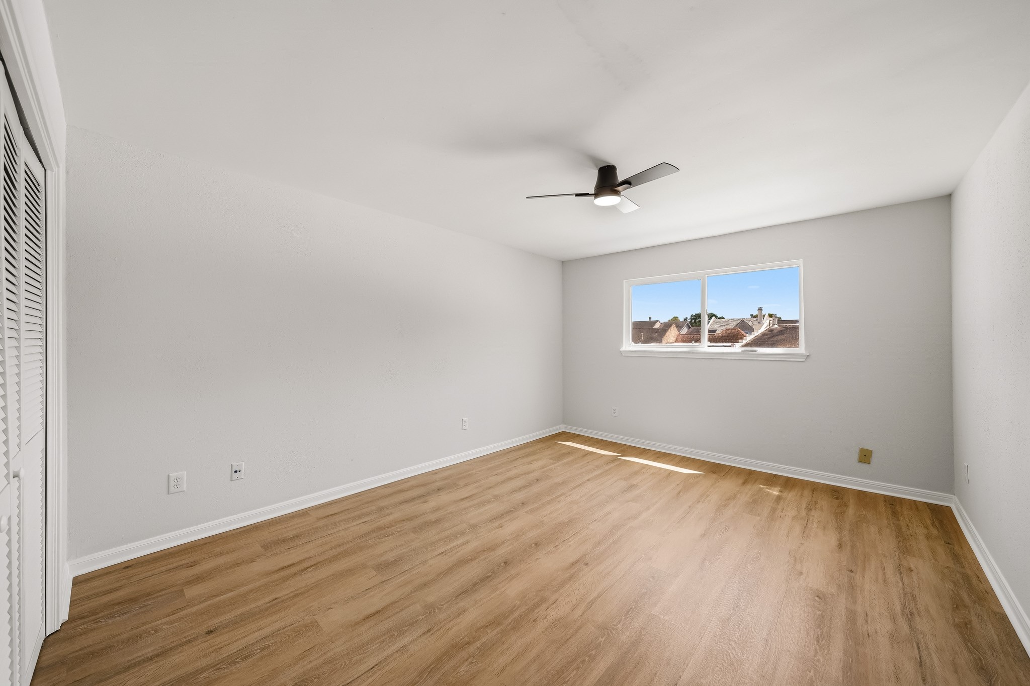 1746 S Gessner Property Photo 20