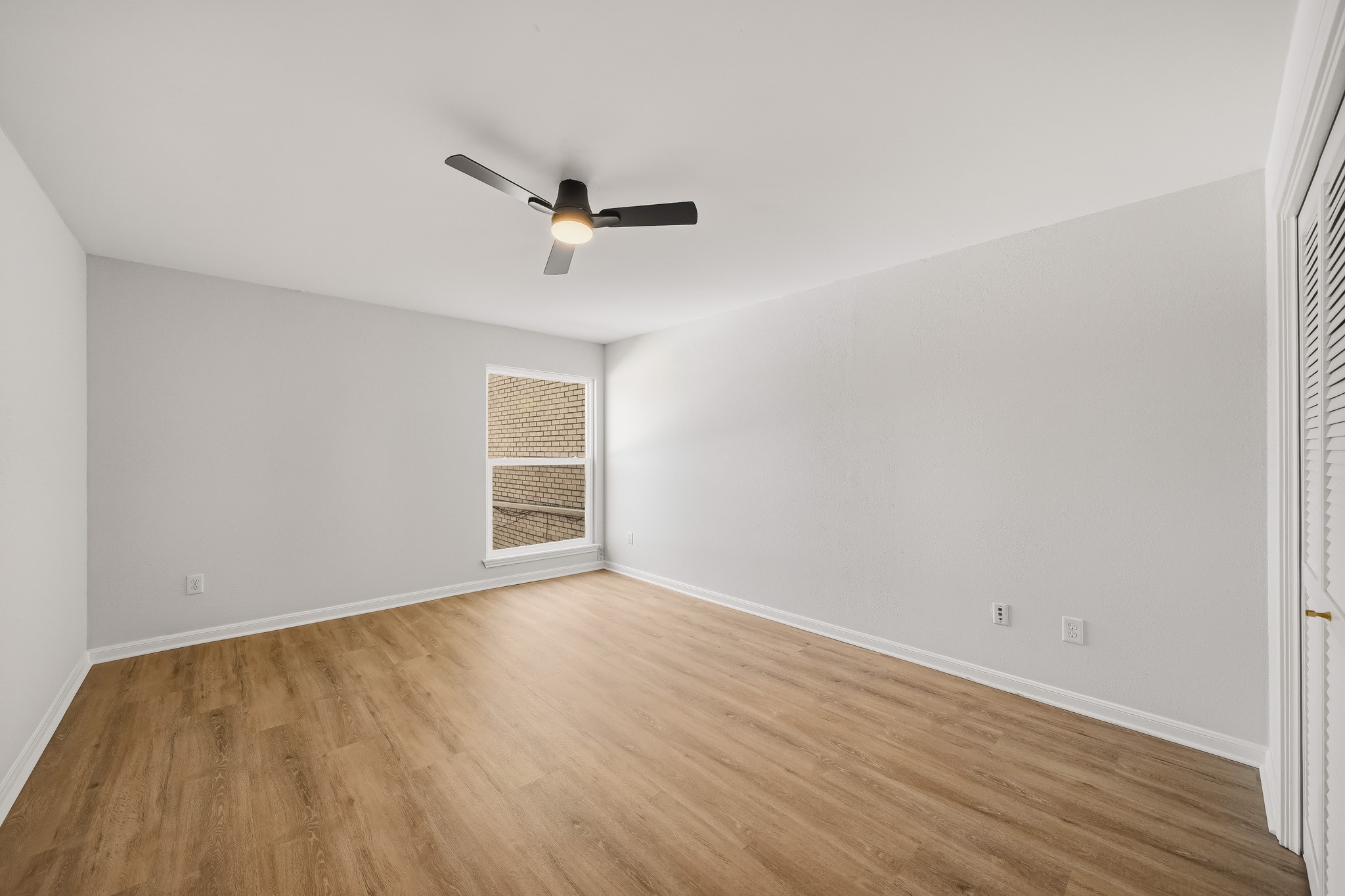 1746 S Gessner Property Photo 21