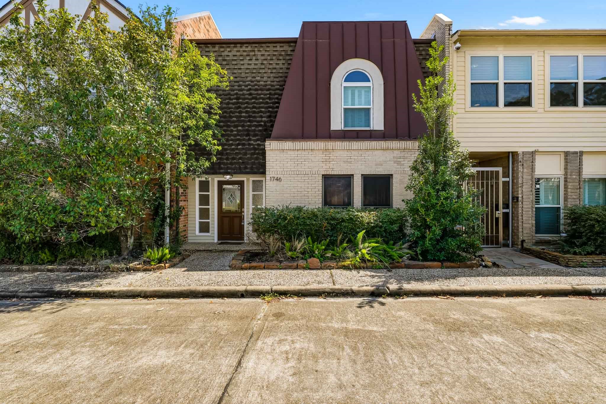 1746 S Gessner Property Photo 25