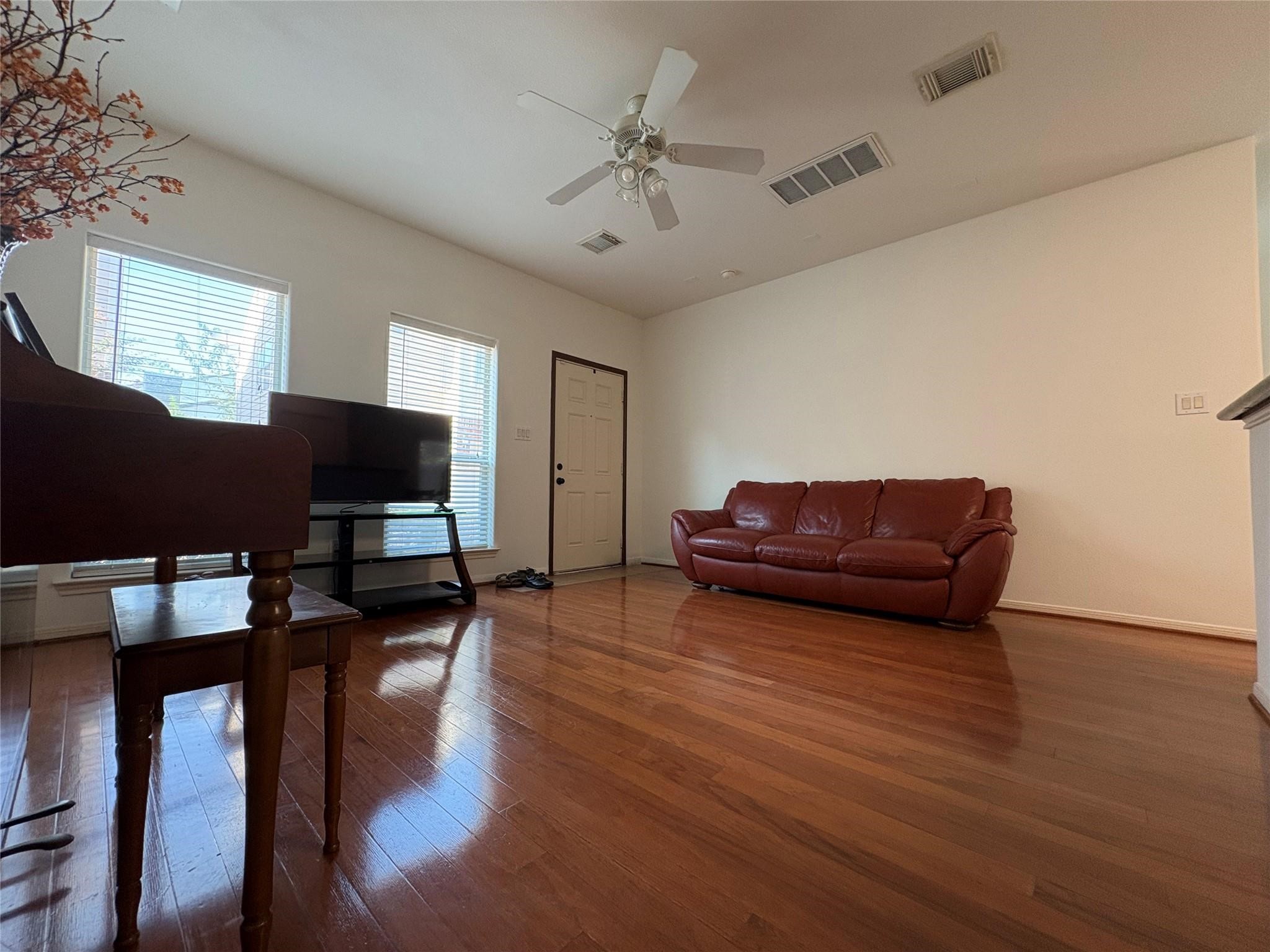 2241 Naomi Street Property Photo 2