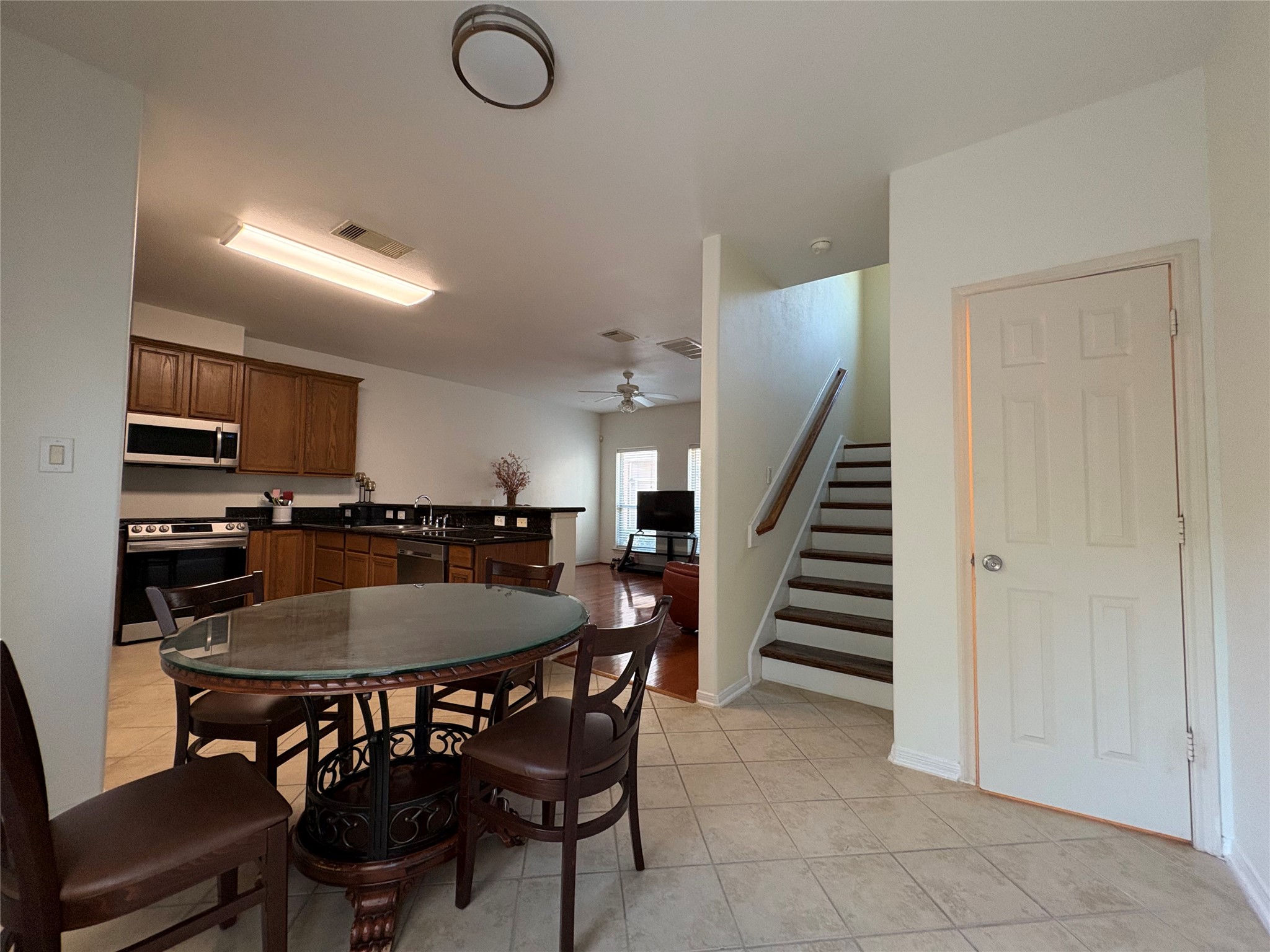 2241 Naomi Street Property Photo 4