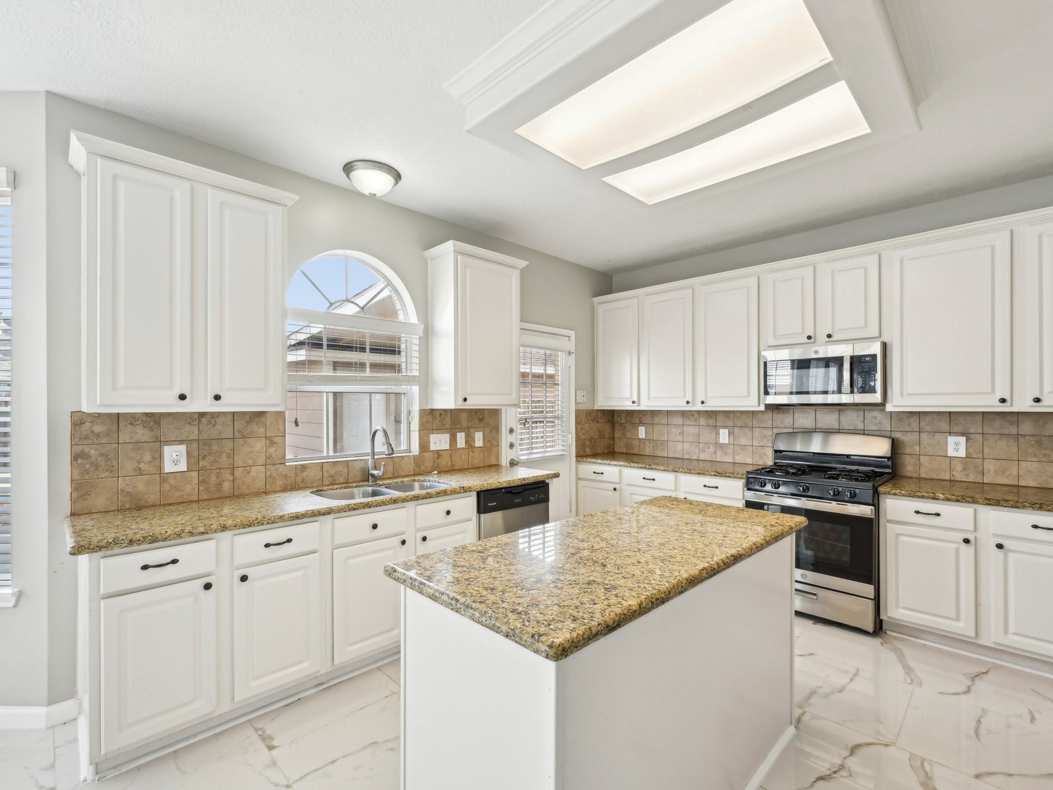 2425 Evergreen Drive Property Photo 16