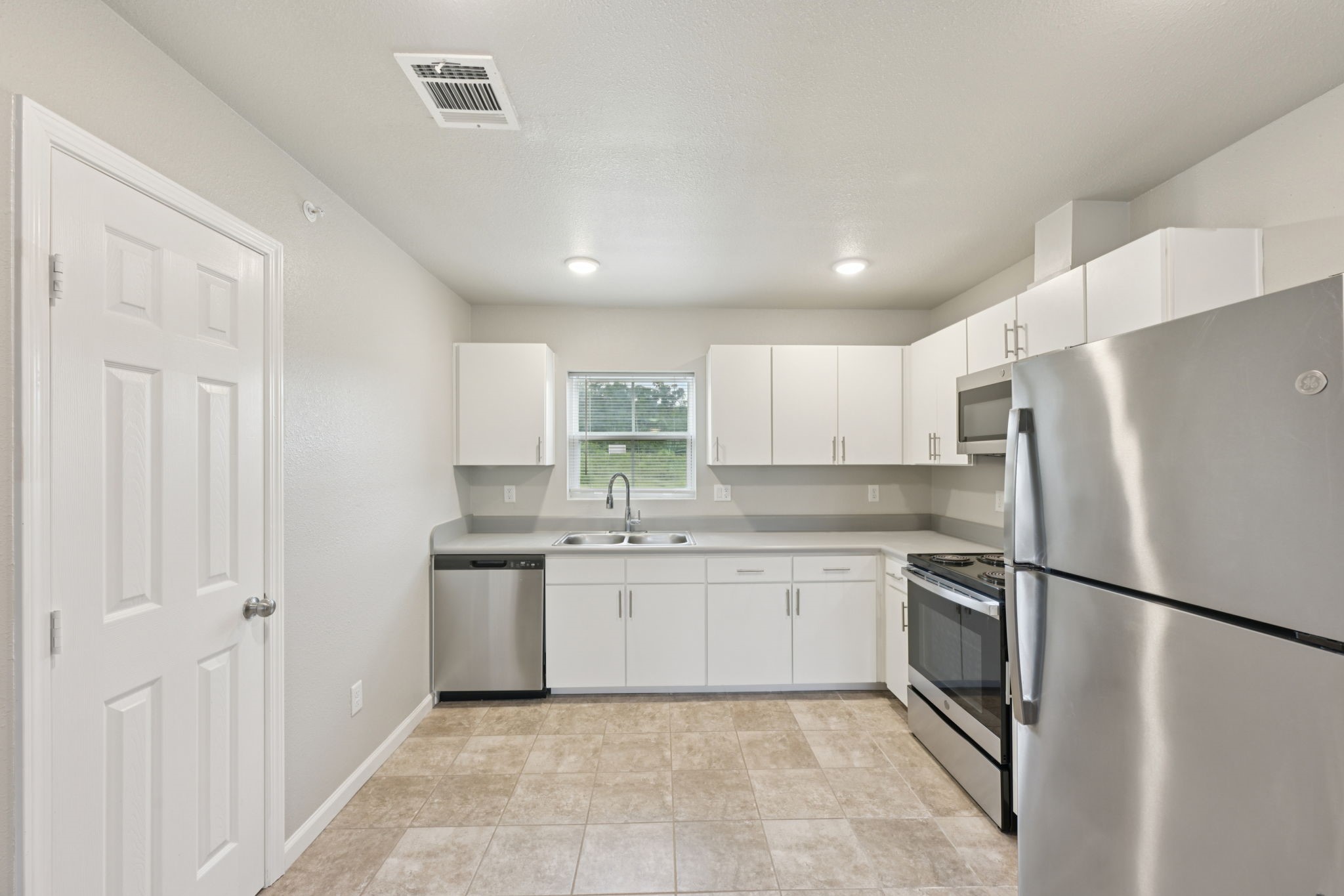 274 Plez Morgan Drive B Property Photo 11