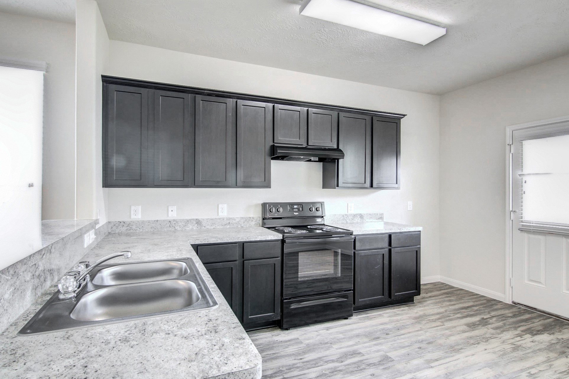 2855 Silver Tree Property Photo 4