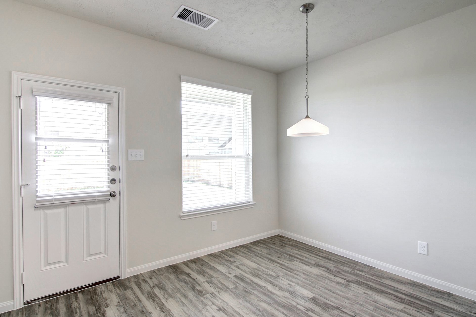 2855 Silver Tree Property Photo 7