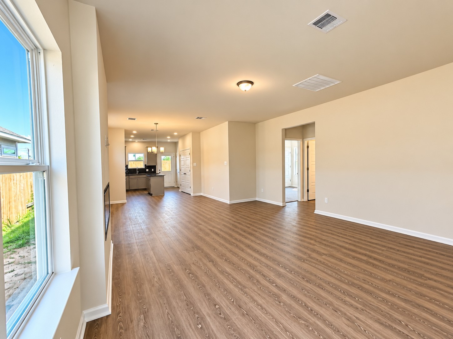817 Apple Blossom Drive Property Photo 4