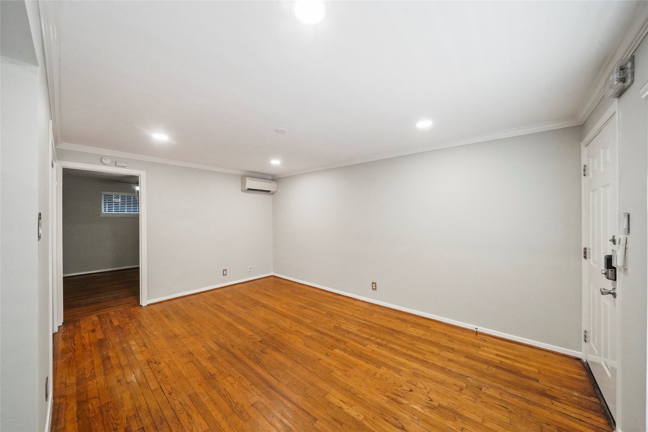 311 Hawthorne Street 7 Property Photo 10