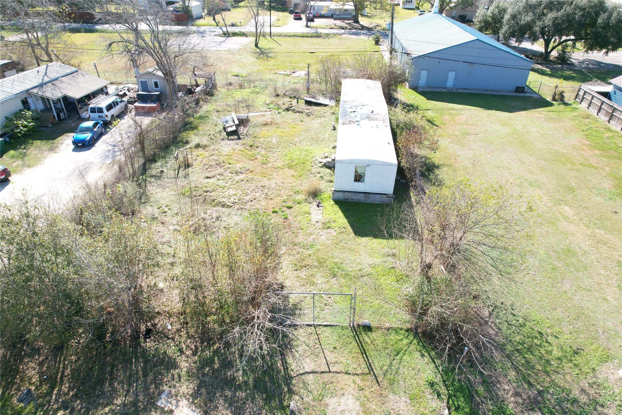 206 Crescent Drive Property Photo 2