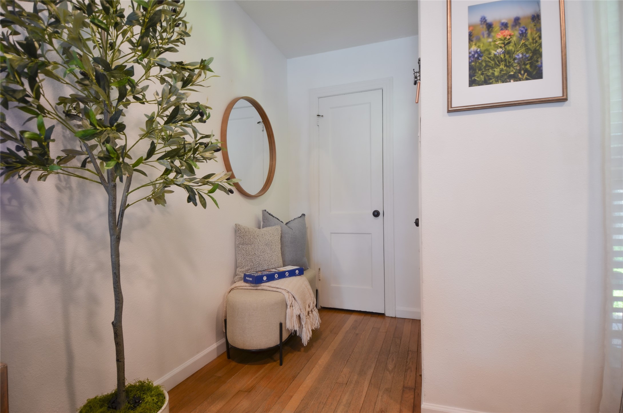 219 W 30th Street 1a Property Photo 6