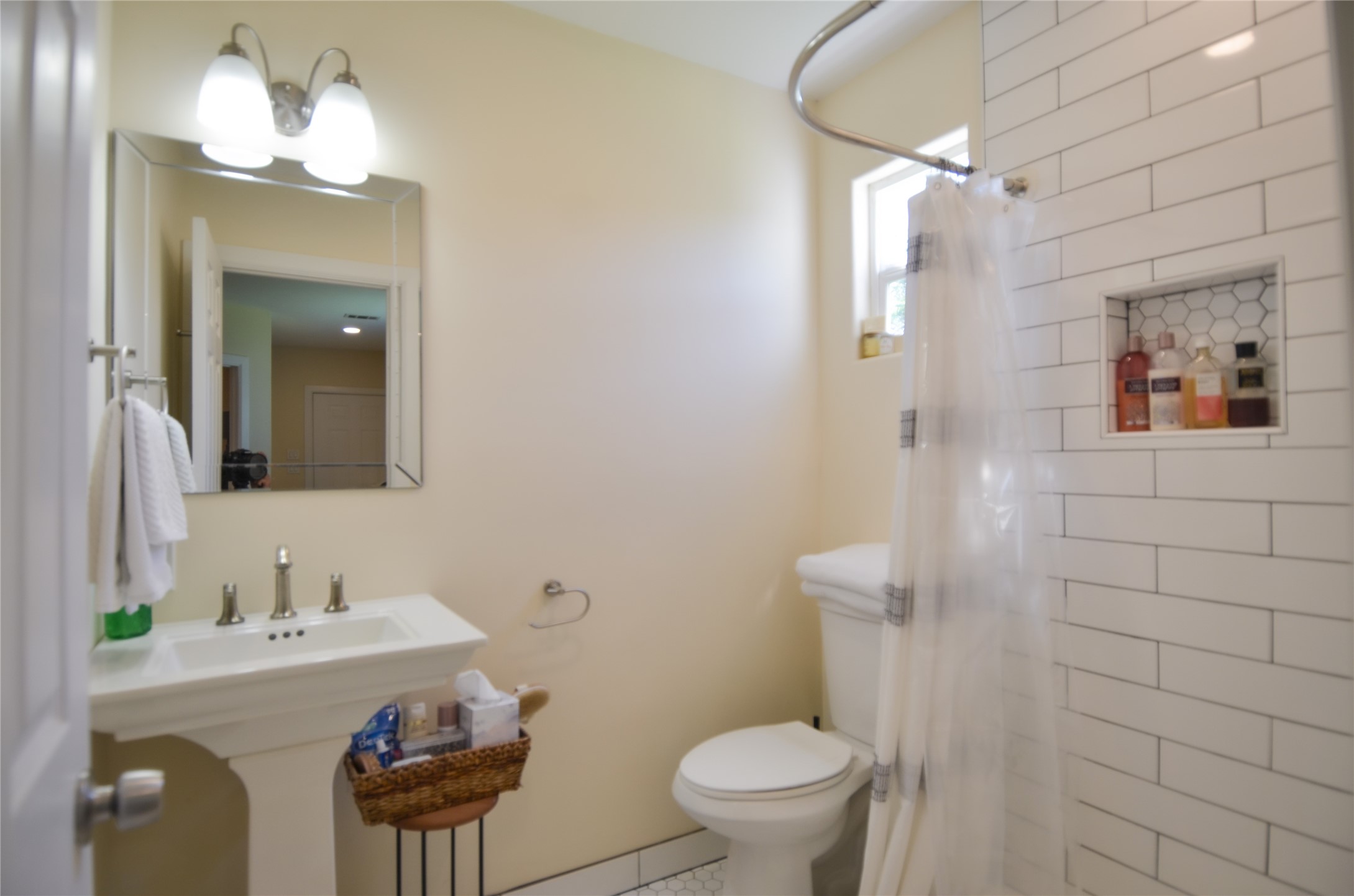 219 W 30th Street 1a Property Photo 21