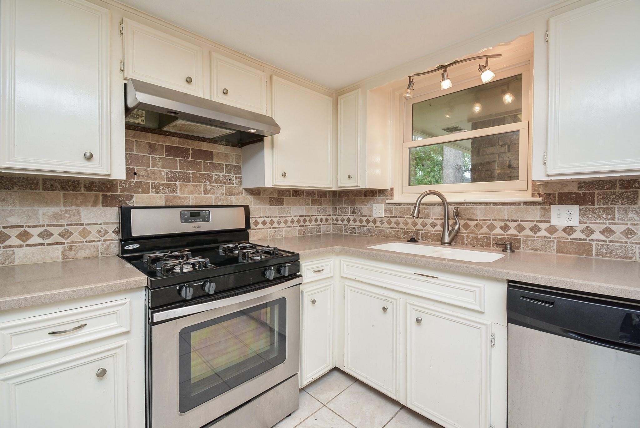 2506 Meandering Trail Property Photo 7