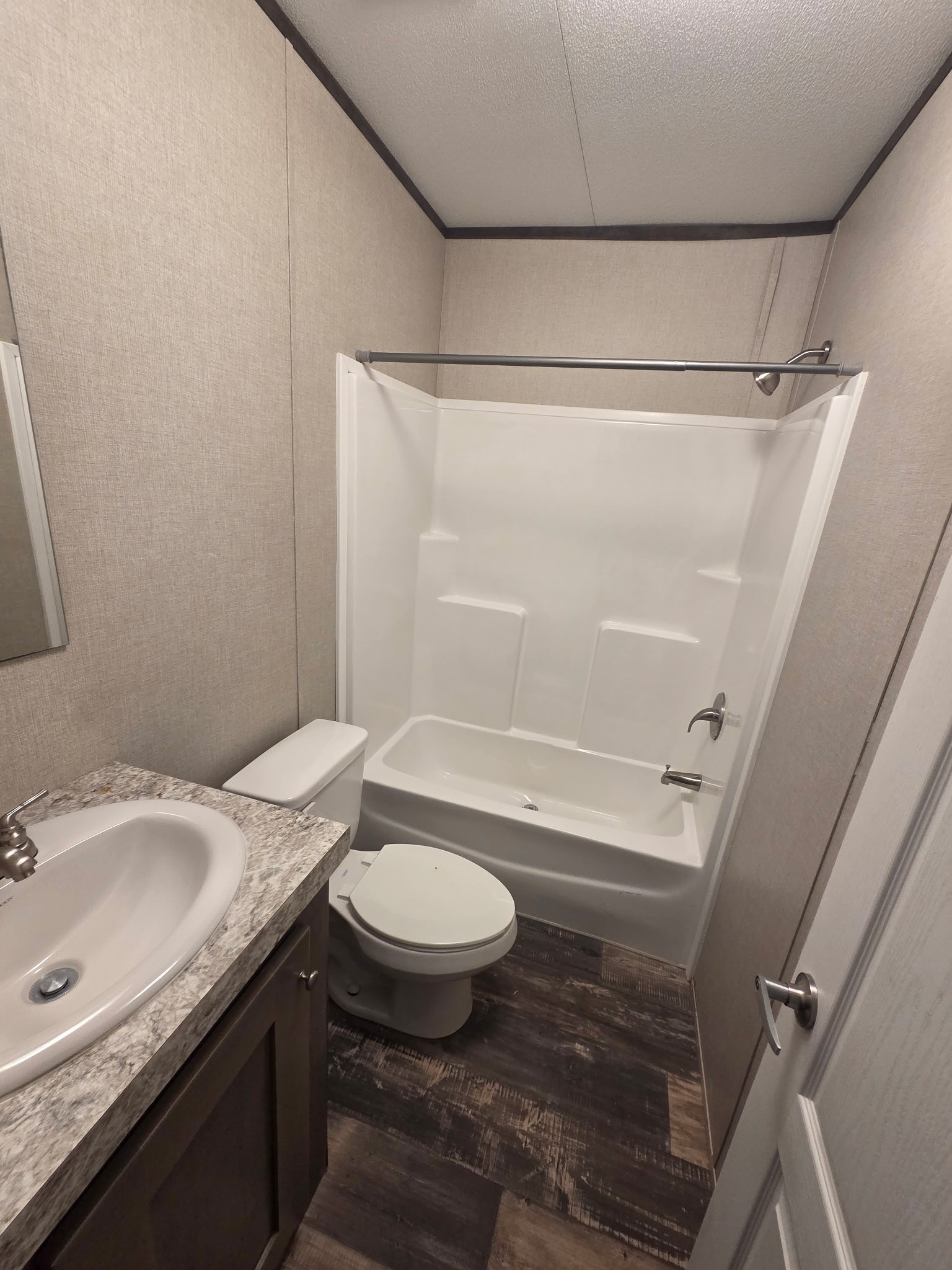24328 Creekwood Property Photo 8