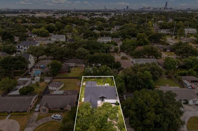 5518 Beechnut Street Property Photo 33
