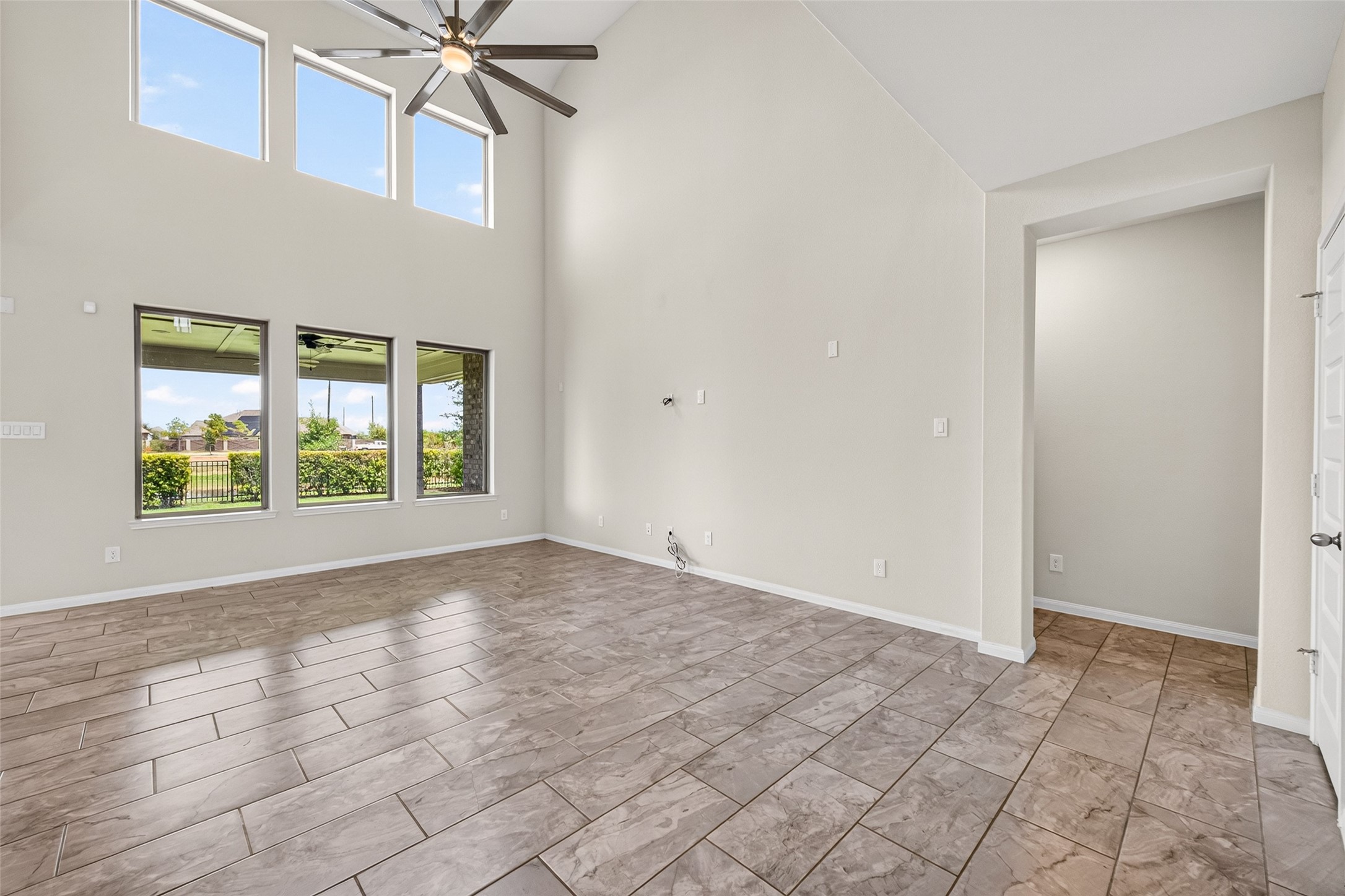 923 Orange Zest Lane Property Photo 8
