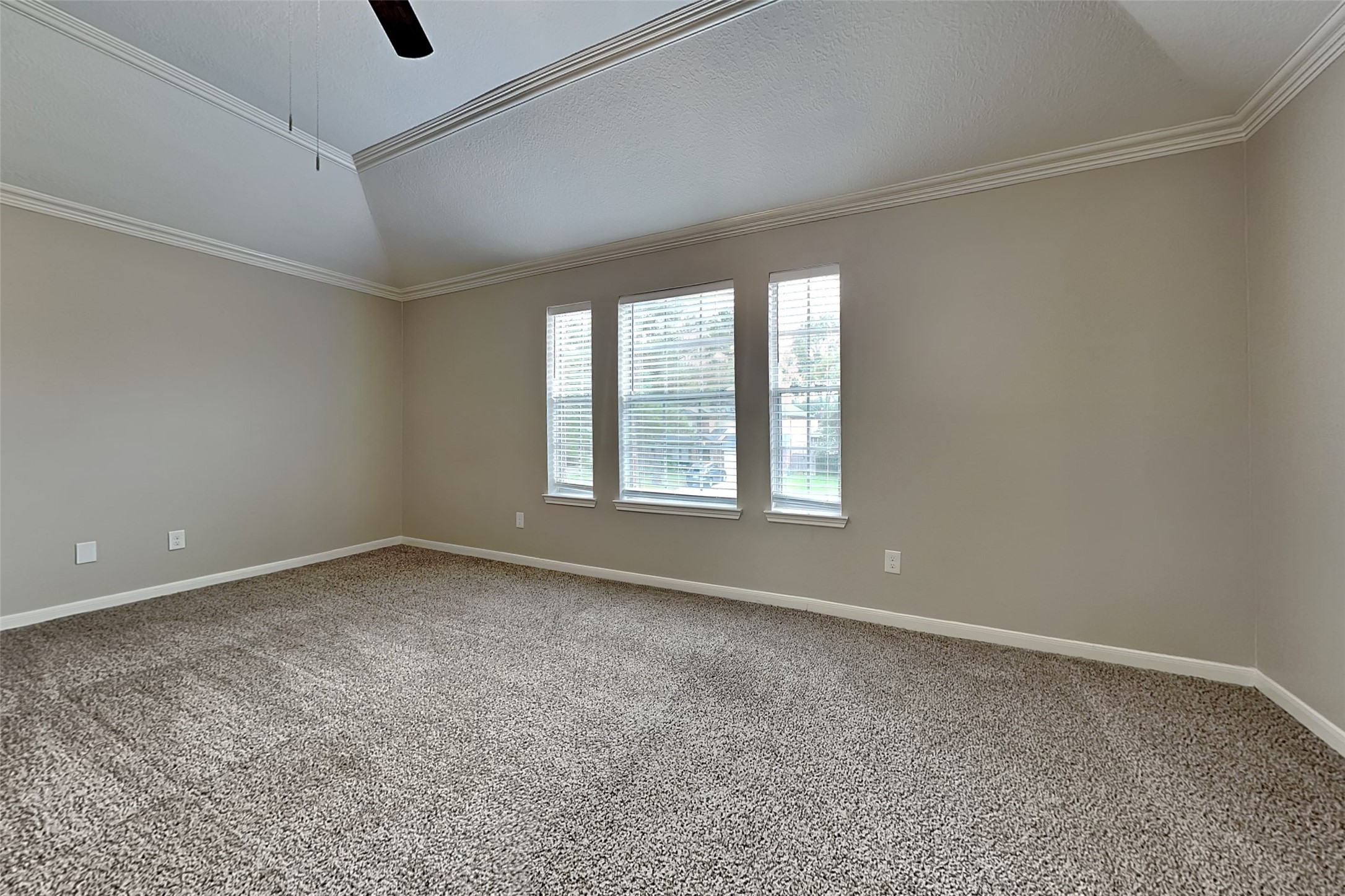 2203 Pincher Creek Drive Property Photo 8