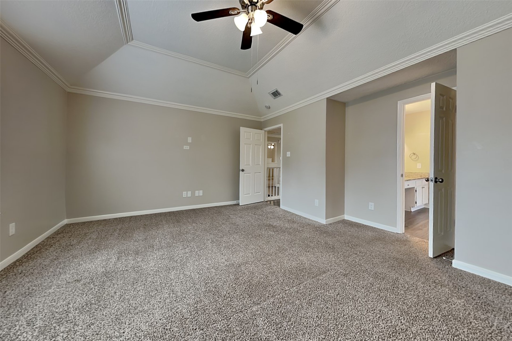 2203 Pincher Creek Drive Property Photo 9