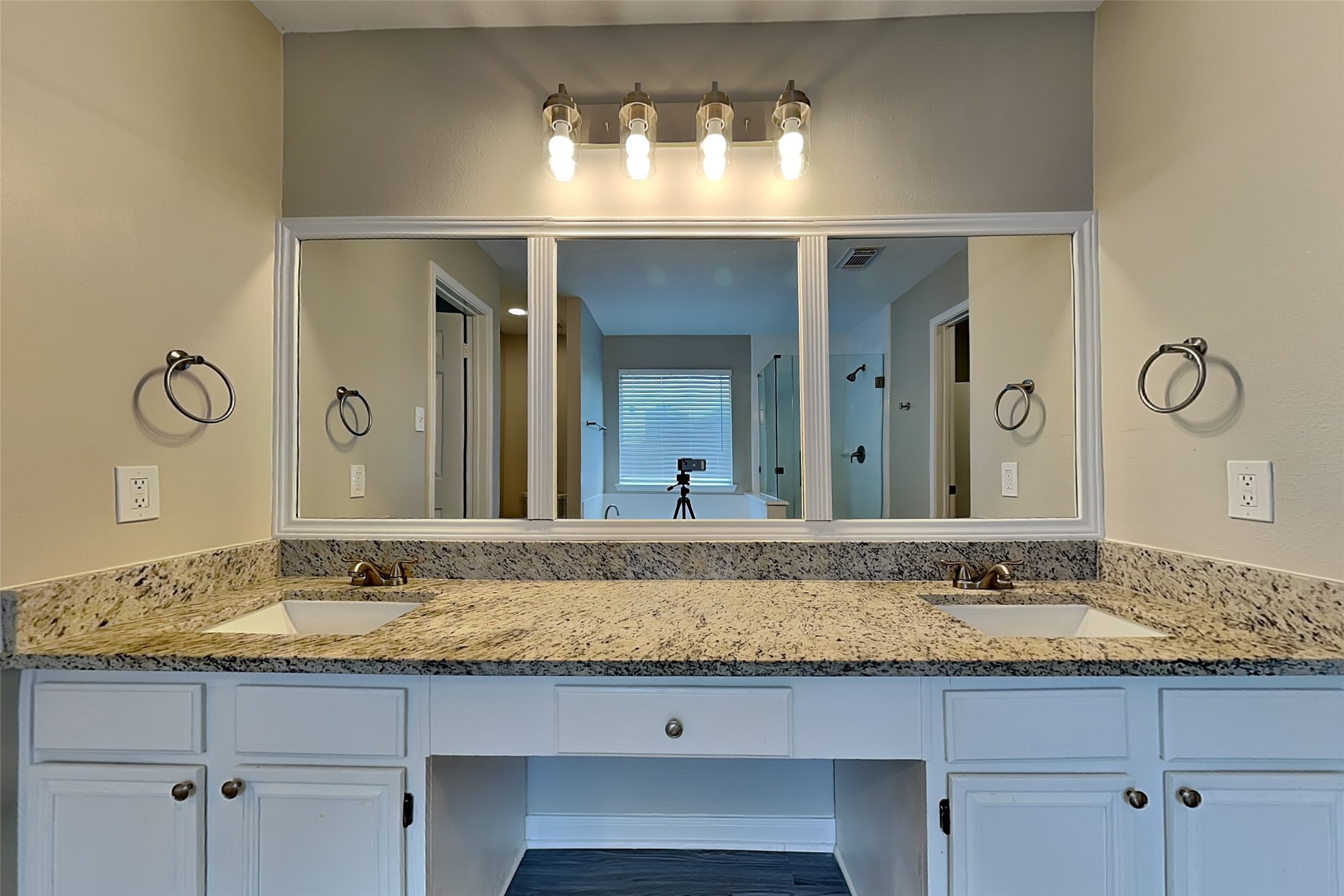 2203 Pincher Creek Drive Property Photo 10
