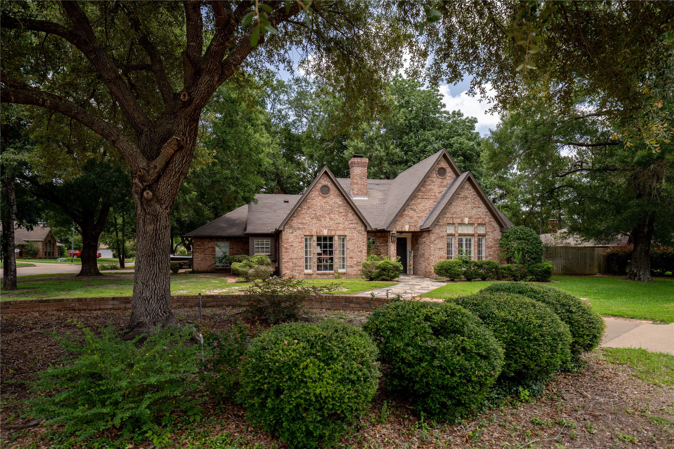 1200 Mary Lee Lane Property Photo 1