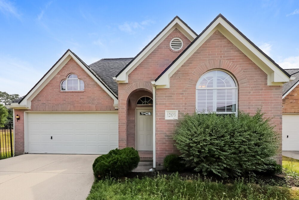 12103 Lakewood Villa Drive Property Photo 1