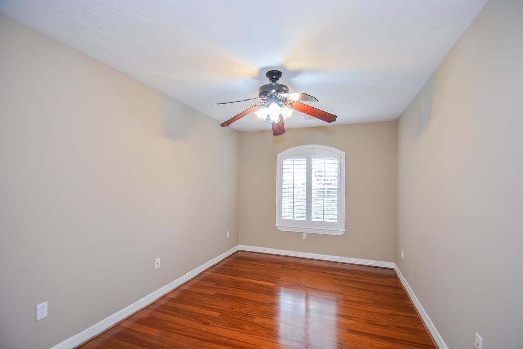 2326 Walnut Bend Lane Property Photo 25