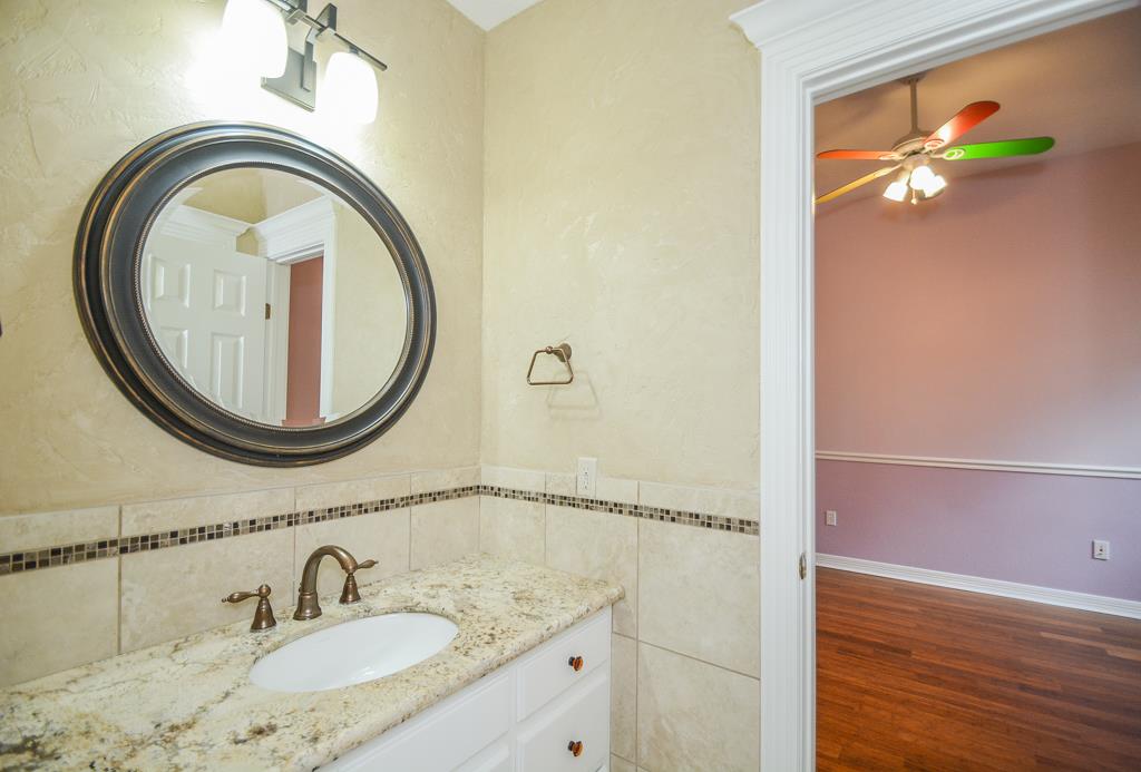 2326 Walnut Bend Lane Property Photo 27