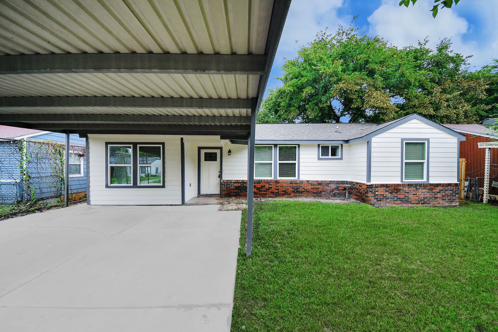 10521 Chesterfield Drive Property Photo 2