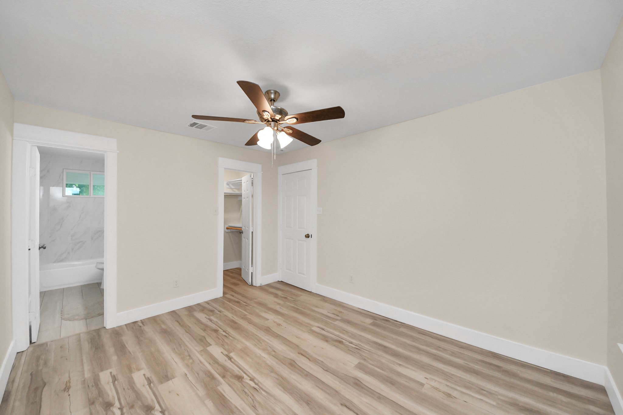 10521 Chesterfield Drive Property Photo 11