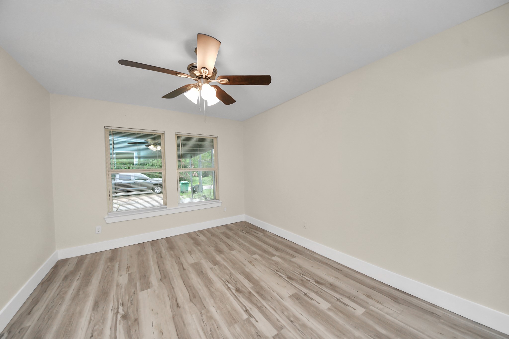 10521 Chesterfield Drive Property Photo 26