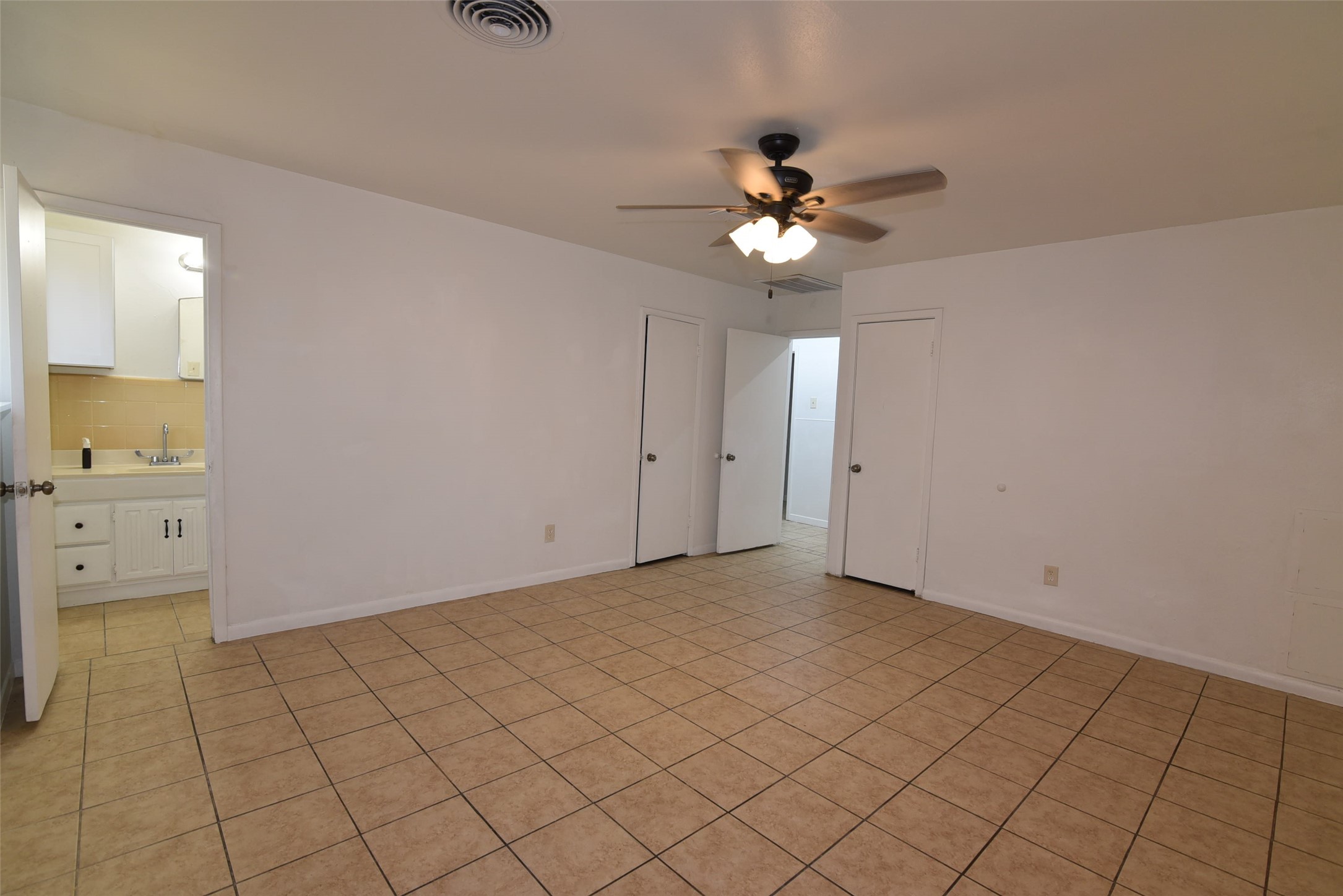 6414 Grape Street Property Photo 11