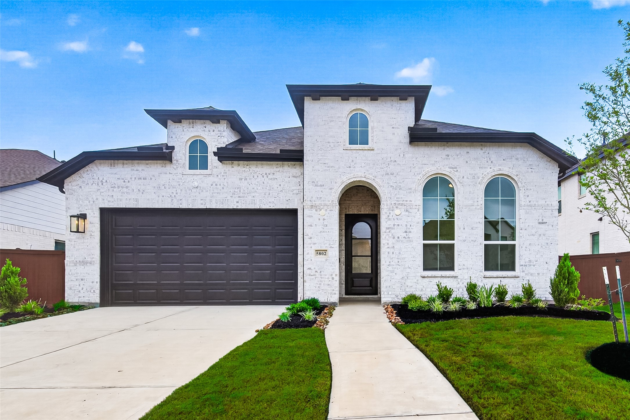 5802 N Reef Ridge Drive Property Photo 1