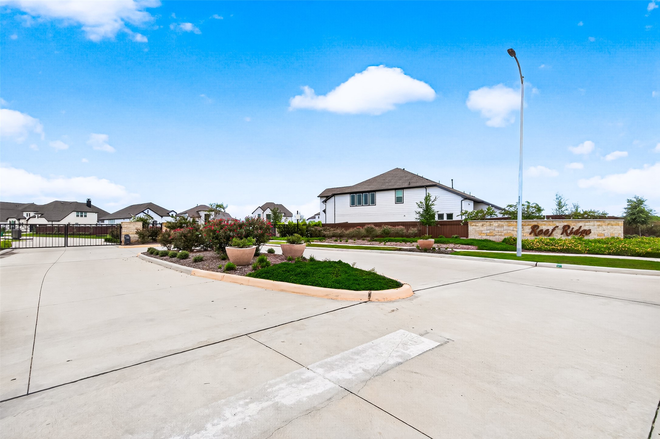 5802 N Reef Ridge Drive Property Photo 3