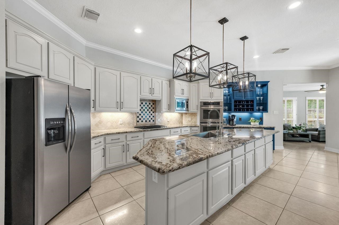 22523 Arbor Stream Drive Property Photo 10