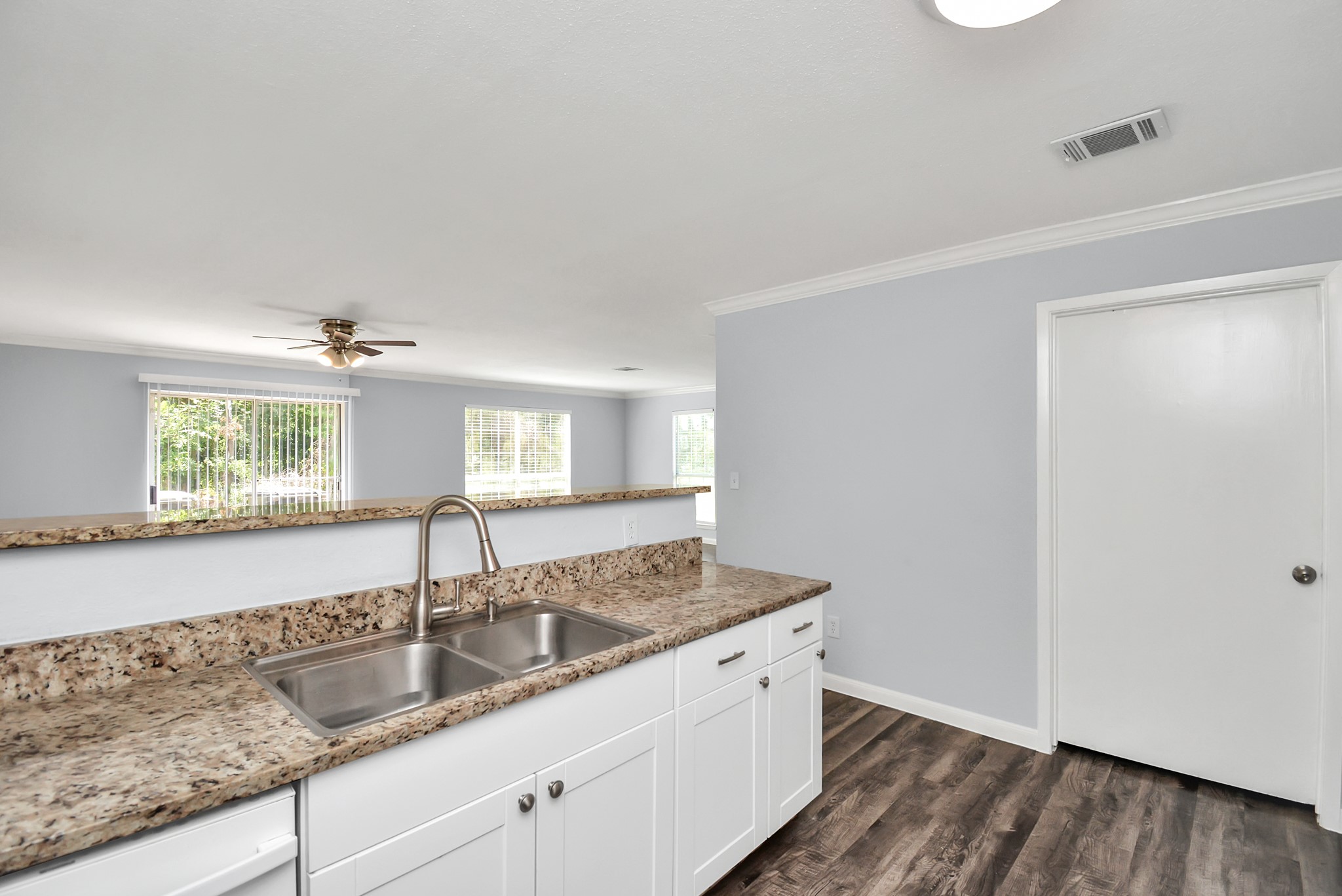 1908 Avenue B Property Photo 9