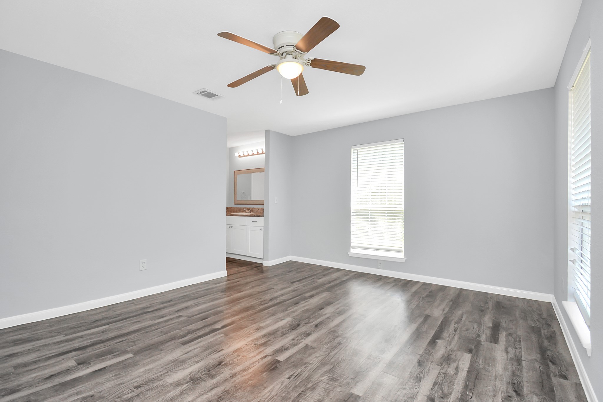 1908 Avenue B Property Photo 17