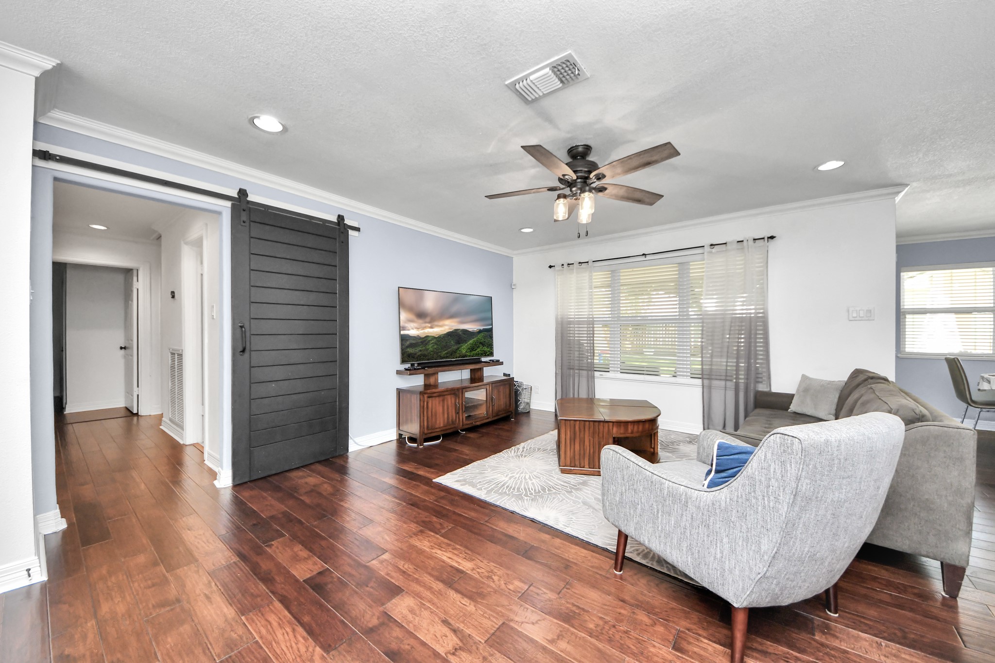 2319 Greyburn Lane Property Photo 11