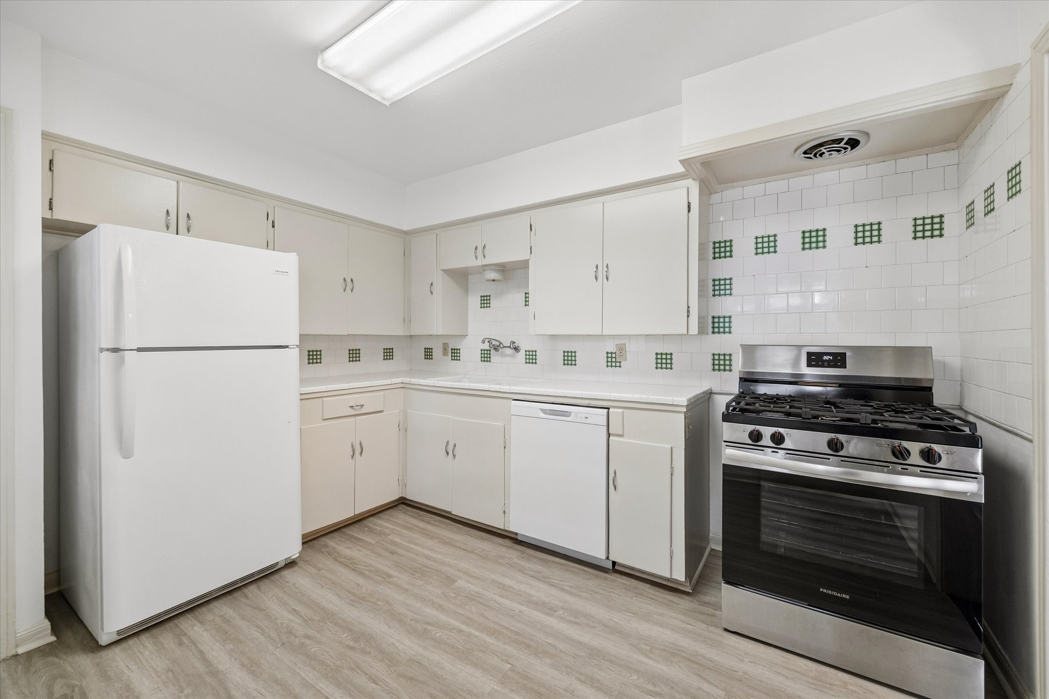 5411 Evergreen Street Property Photo 4