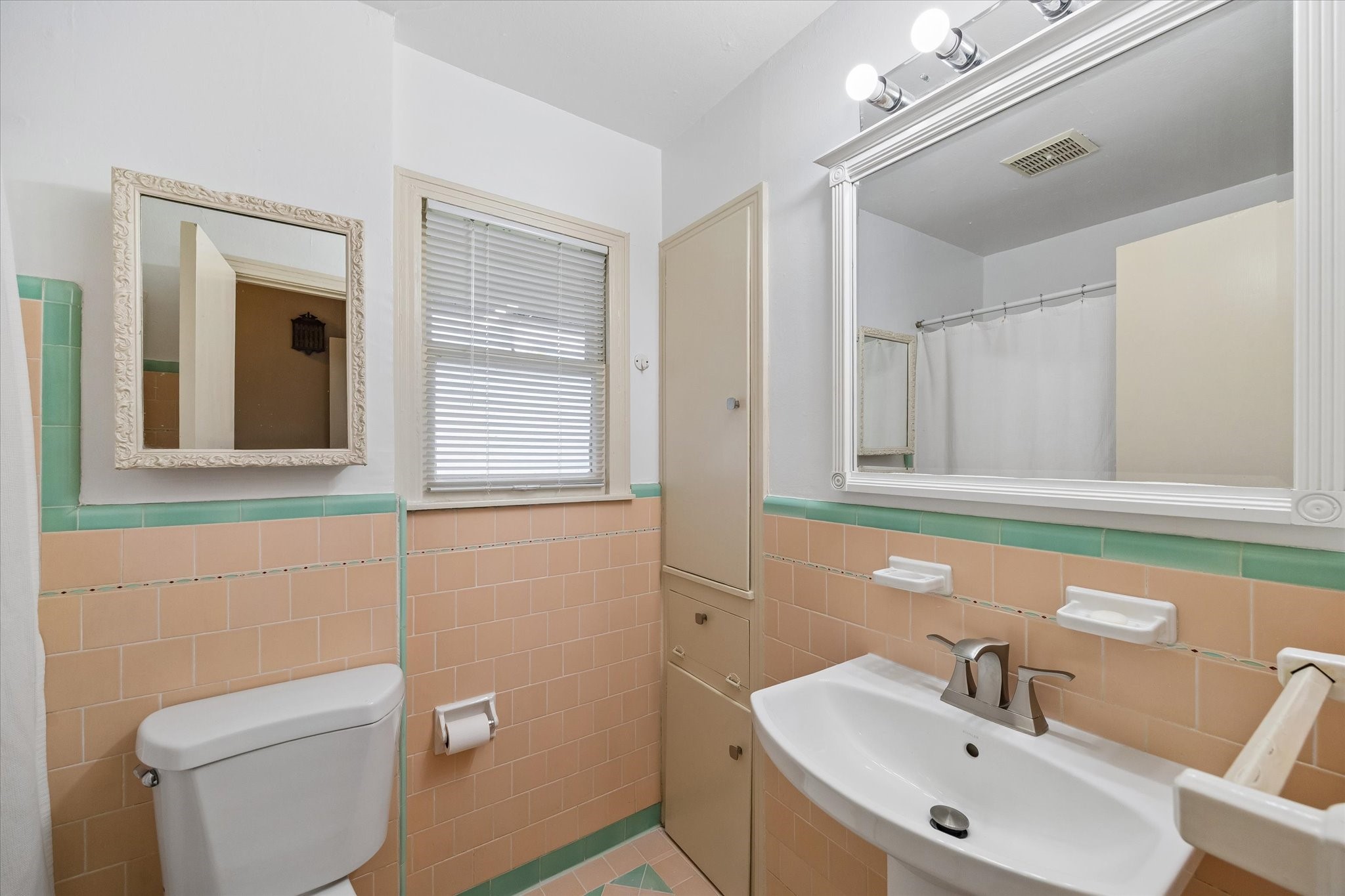 5411 Evergreen Street Property Photo 10