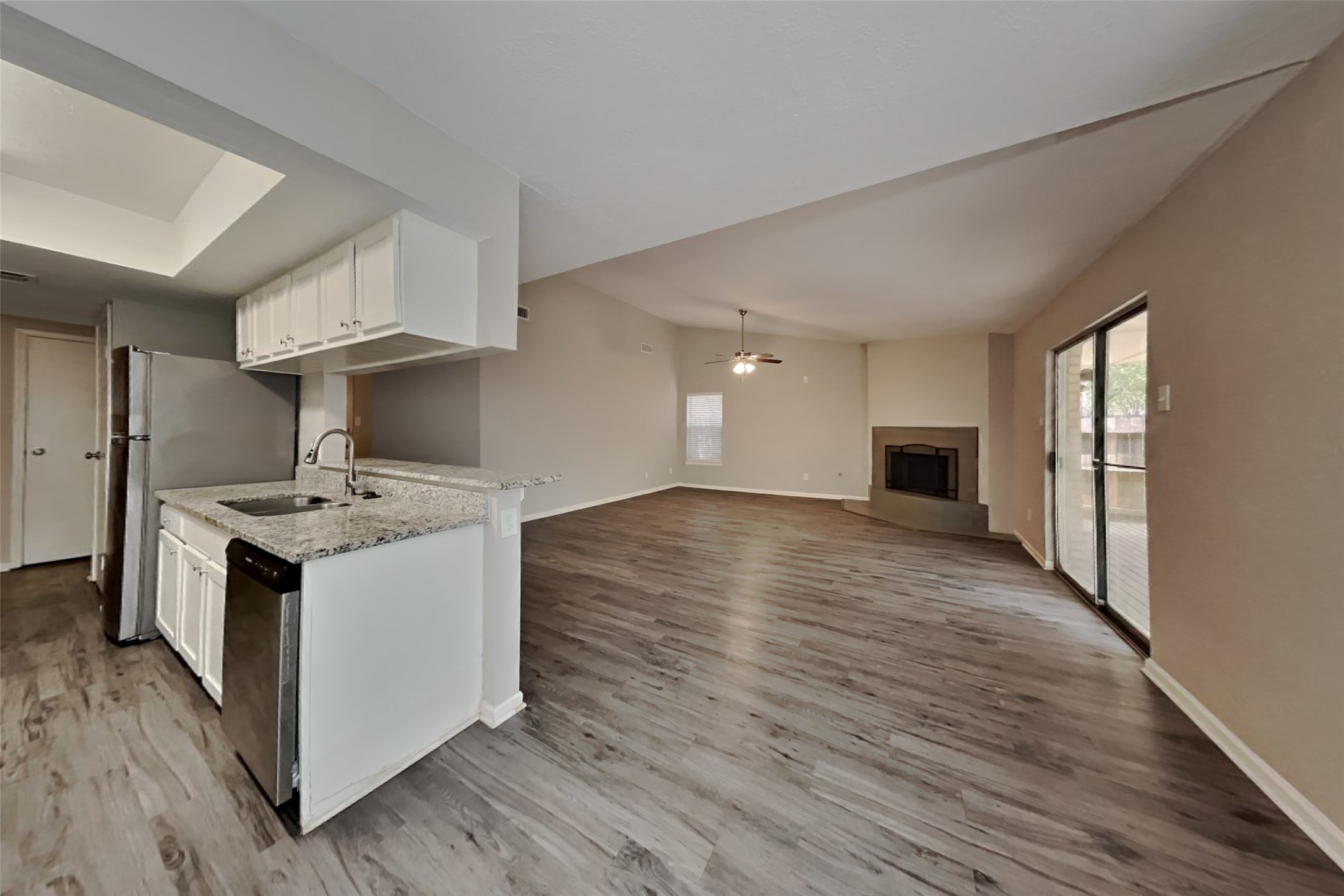 31 S White Pebble Court Property Photo 4